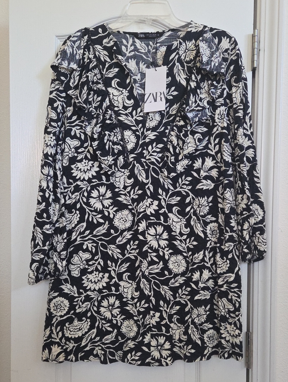 Zara Black & White Tunic Floral Ruffle V-Neck Dress